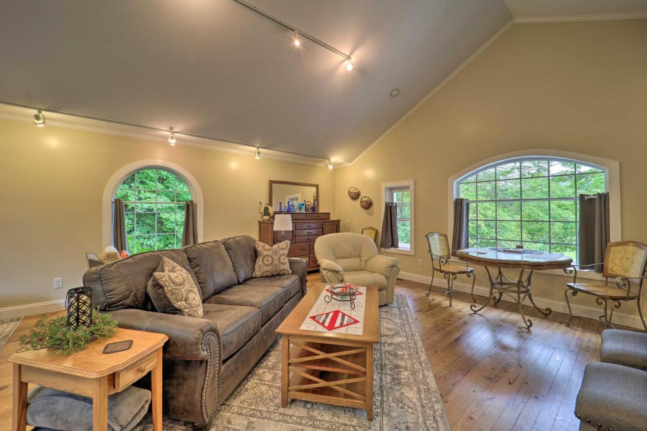 Quiet Studio Escape About 2 Mi To Blue Ridge Parkway! ウエスト・ジェファーソン エクステリア 写真